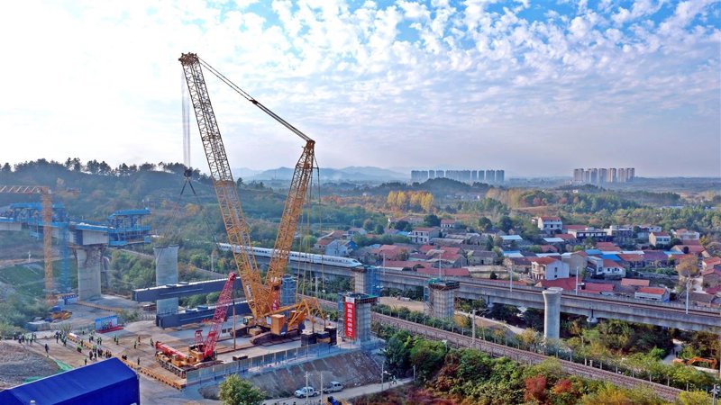 麻城市区的起重设备市场：一个新锐与传统并存的故事